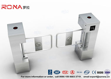 kopen Van de de Schommelingsbarrière van RFID Biometrische van de de Poortbank Turnstile van het de BrugToegangsbeheer online manufacture